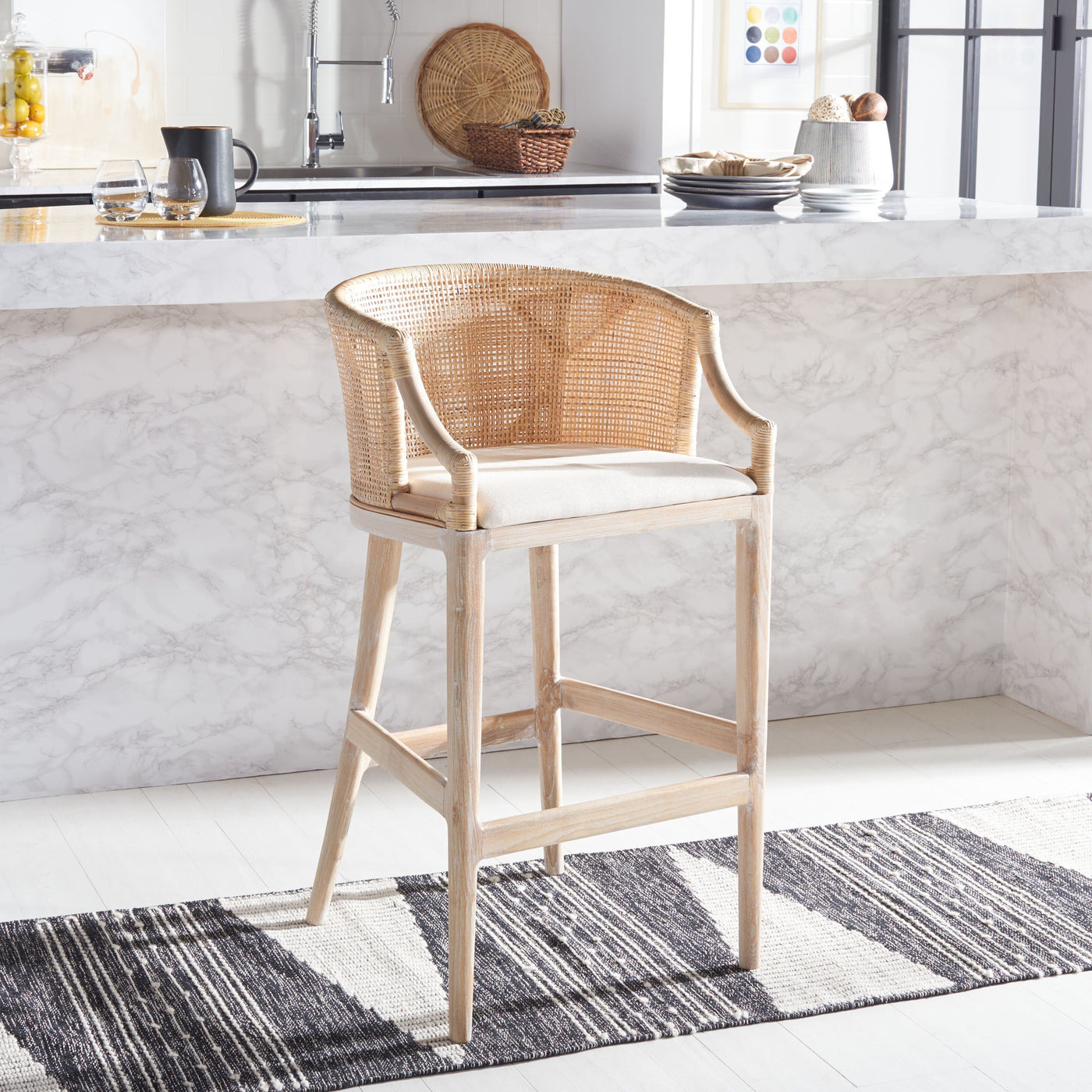 SAFAVIEH Virona Rattan 30-inch Bar Stool - 22.3 W x 20.5 L x 39 H - 22Wx21Dx39H